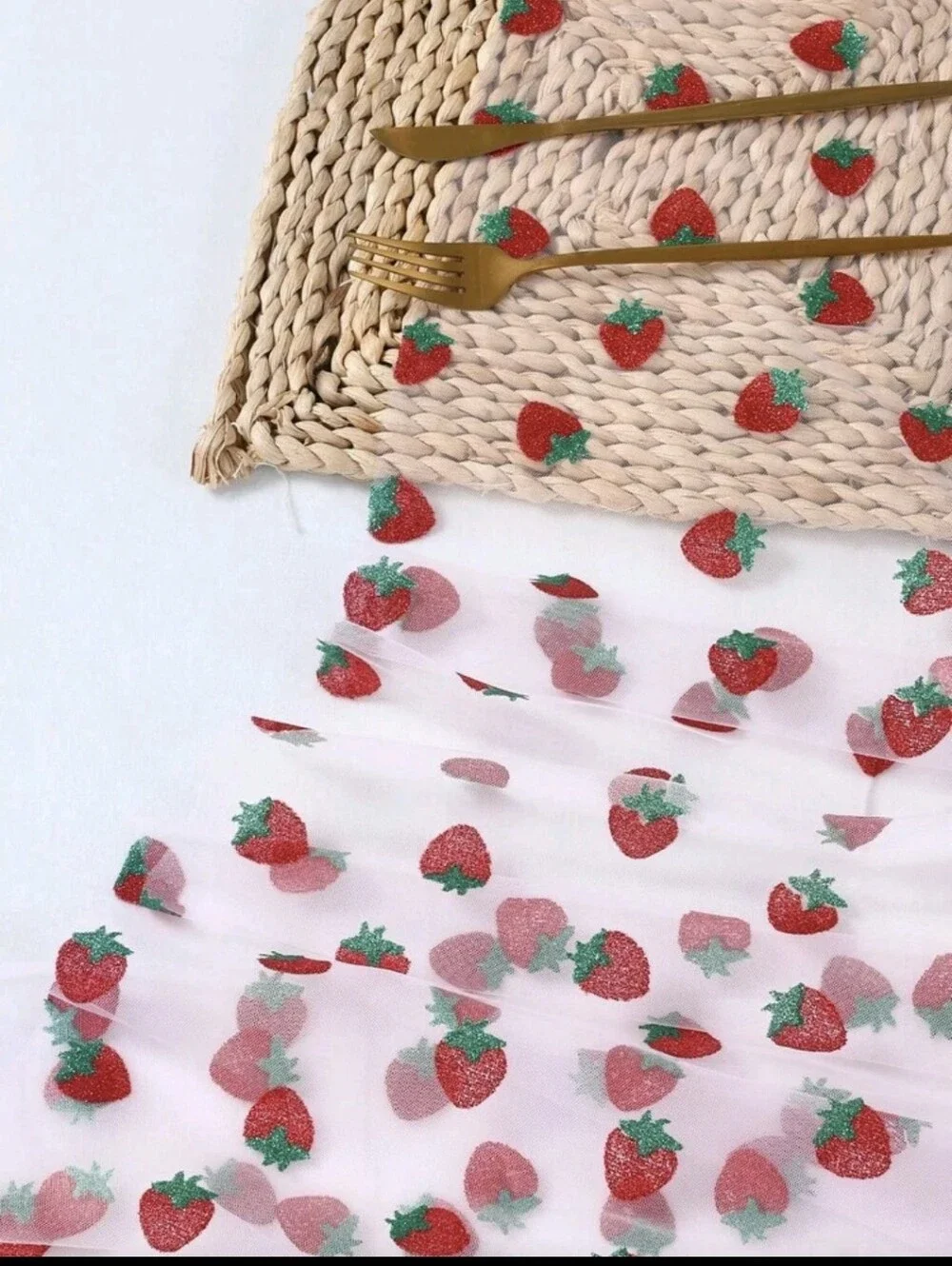 Strawberry 🍓 Table Runner NEW
